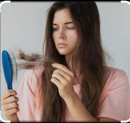 You are currently viewing Understanding Hair Fall in Females: Causes, Treatments, and Expert Advice